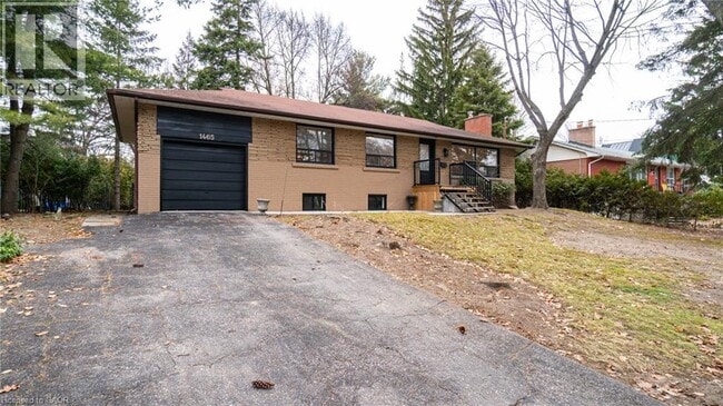 property at 1465 Duncan Rd