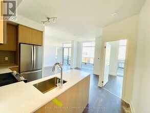 1350 Ellesmere Rd in Toronto, ON - Building Photo - Building Photo