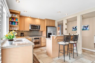 21111 Barbados Cir in Huntington Beach, CA - Building Photo - Building Photo