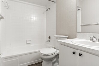 Raven at Park Place in Pinellas Park, FL - Building Photo - Interior Photo