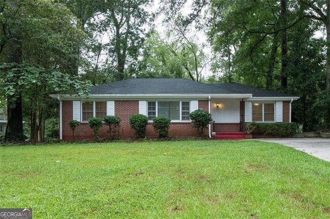property at 2293 Vistamont Dr