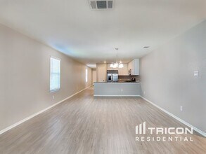 10247 Devon Wheel St in San Antonio, TX - Building Photo - Building Photo