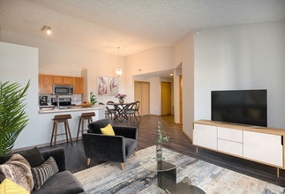 Fairfax Apartments West in Omaha, NE - Foto de edificio - Building Photo