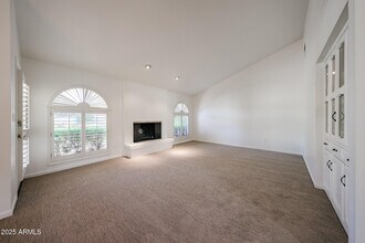8308 E Vista De Valle in Scottsdale, AZ - Building Photo - Building Photo