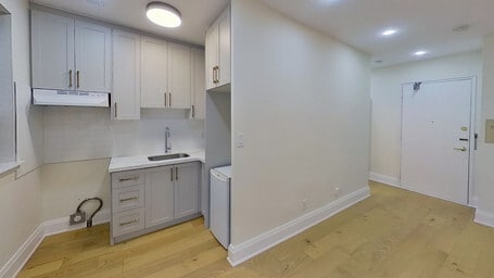 property at 710 Spadina Ave.