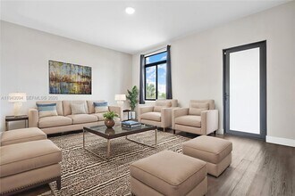 444 E 16th St in Hialeah, FL - Building Photo - Building Photo