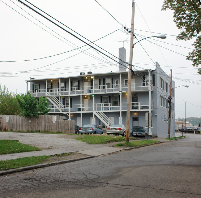 1431 S Main St in Akron, OH - Building Photo - Building Photo