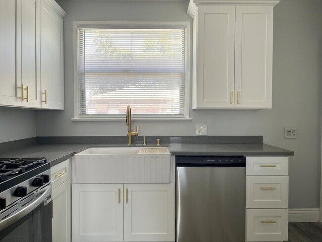 5444 Colfax Ave, Unit 3 in Los Angeles, CA - Foto de edificio - Building Photo