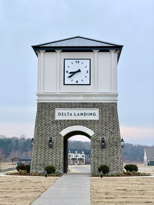 731 Bolivar Dr in Hernando, MS - Foto de edificio - Building Photo