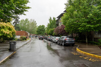 10500 - 10630 221St Ln Ne in Redmond, WA - Foto de edificio - Building Photo