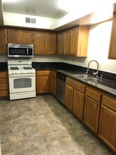 1600 S Bentley Ave in Los Angeles, CA - Building Photo - Building Photo