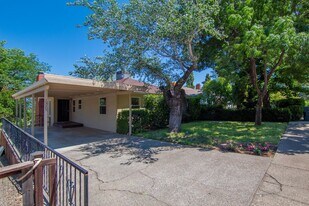 1325 Walnut Ave in Redding, CA - Building Photo