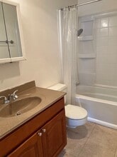2008 Hill Ave in Hayward, CA - Building Photo - Building Photo