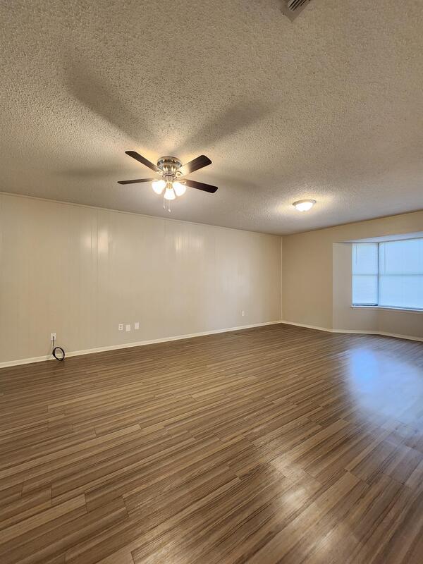 13483 Rhudy Dr in Tyler, TX - Foto de edificio - Building Photo