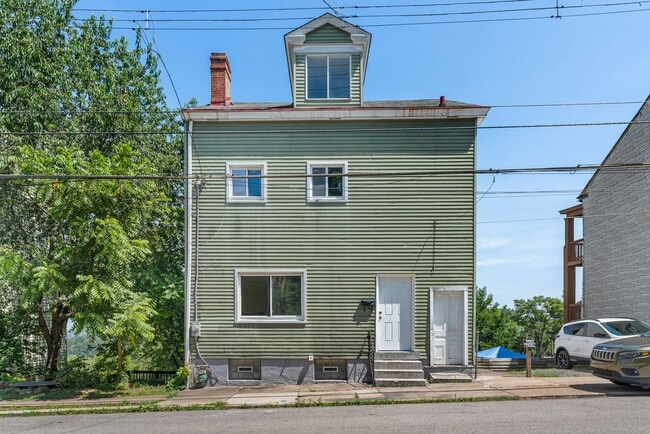 property at 32 Mt Oliver St