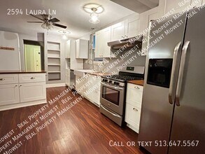 2594 Laura Ln in Cincinnati, OH - Building Photo - Building Photo