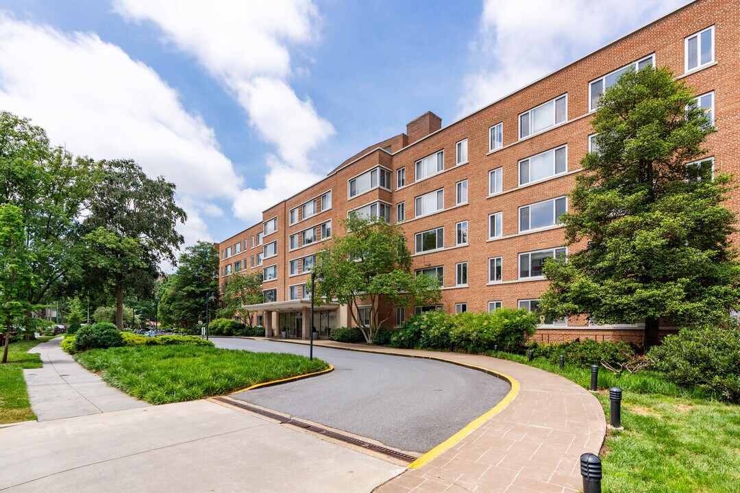 Quebec House North in Washington, DC - Building Photo