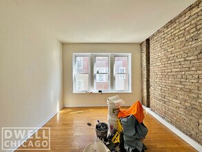 3044 W Wellington Ave, Unit 1 in Chicago, IL - Building Photo - Building Photo