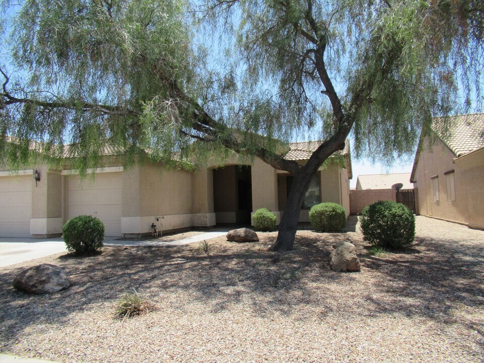 15667 W Supai Dr in Goodyear, AZ - Building Photo