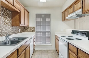 Cole Place in Denton, TX - Building Photo