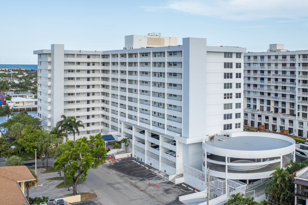 Royal Mariner in Fort Lauderdale, FL - Building Photo