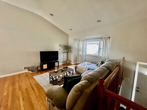 119 Cindy Ct, Unit 1 in Middlesex, NJ - Building Photo - Building Photo
