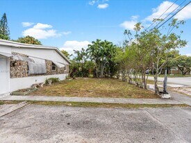 4331 SW 31st Dr in West Park, FL - Building Photo