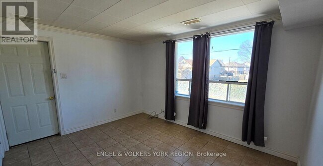 41 Essa Rd in New Tecumseth, ON - Building Photo - Building Photo