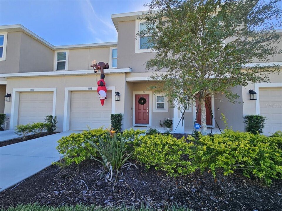 4451 Arlington Ave in St. Cloud, FL - Building Photo