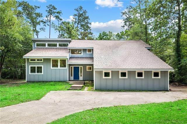 property at 204 Woodlawn Ct