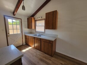 7249 Allott Ave, Unit 7249A in Van Nuys, CA - Building Photo - Building Photo