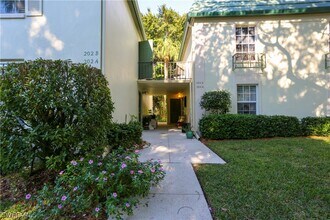 204 Bobolink Way in Naples, FL - Foto de edificio - Building Photo