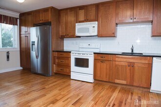 93 Tennyson Dr in Plainsboro, NJ - Building Photo - Building Photo