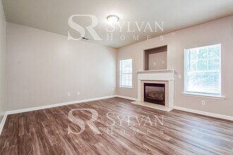 1300 Suttles Dr SW in Atlanta, GA - Building Photo - Building Photo