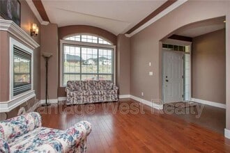 3083 Lakeview Cove Rd in West Kelowna, BC - Foto de edificio - Building Photo