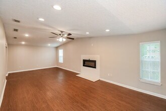 8109 Grampell Dr in Jacksonville, FL - Building Photo - Building Photo