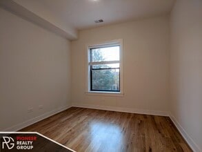2211 W Eastwood Ave, Unit 3 in Chicago, IL - Building Photo - Building Photo