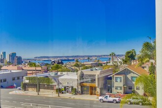 2241 Fourth Ave in San Diego, CA - Foto de edificio - Building Photo