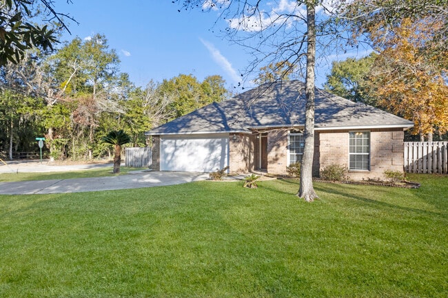 9524 Pointe Aux Chenes Rd in Ocean Springs, MS - Building Photo - Building Photo