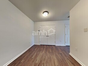 71 Wolf Creek Ln in Lillington, NC - Foto de edificio - Building Photo