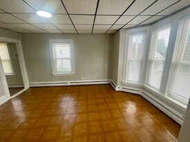 44 Pine St, Unit #2 in Pawtucket, RI - Building Photo