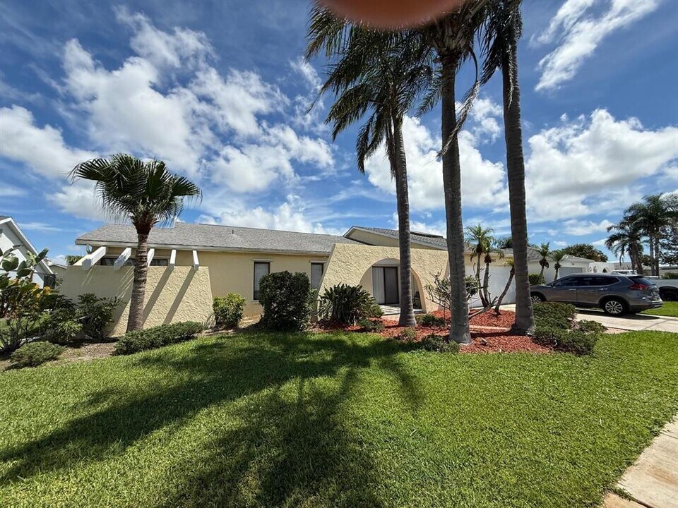 3842 Kingston Blvd in Sarasota, FL - Building Photo