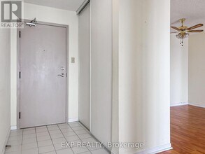 700 Constellation Dr in Mississauga, ON - Building Photo - Building Photo