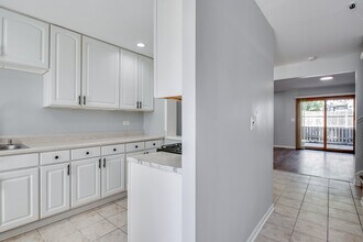 1596 Manchester Dr in Hoffman Estates, IL - Building Photo - Building Photo