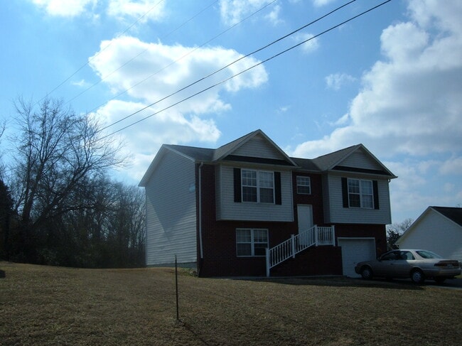 417 Blake Cir in Cookeville, TN - Building Photo - Building Photo