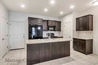 283 E Kirsten Ln in North Salt Lake, UT - Building Photo - Building Photo