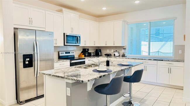 1644 Tropical Palms Cir in Kissimmee, FL - Building Photo - Building Photo