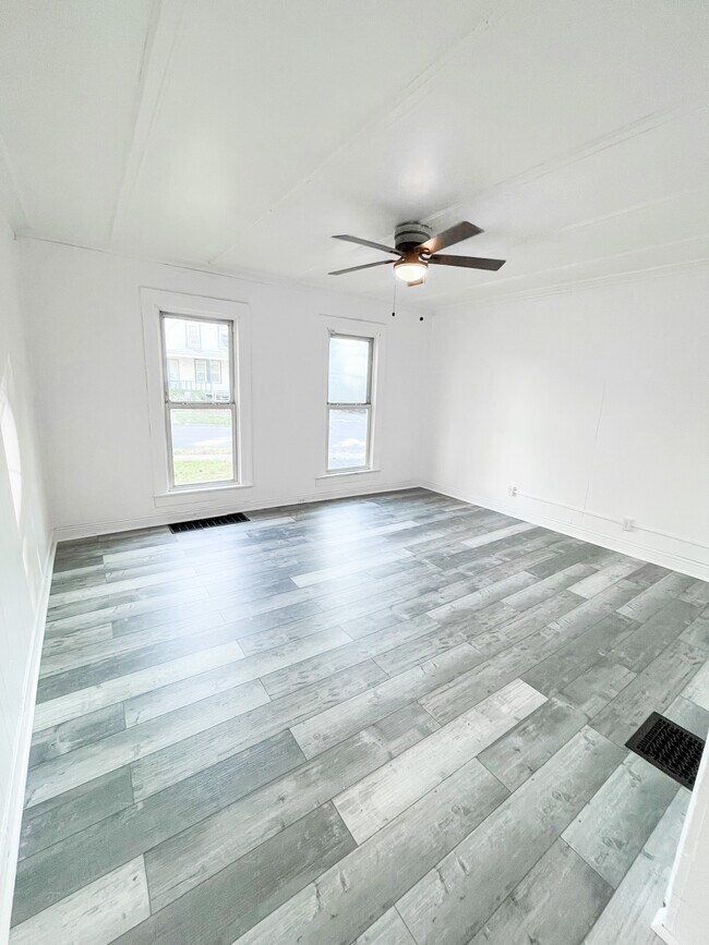 512 Stone St in Watertown, NY - Building Photo - Building Photo