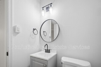 2065 E Ocean View Ave in Norfolk, VA - Building Photo - Building Photo