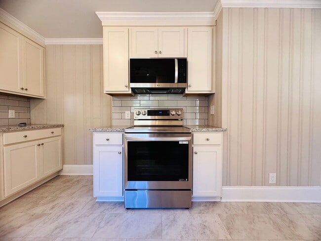 1610 W B St in Butner, NC - Building Photo - Building Photo